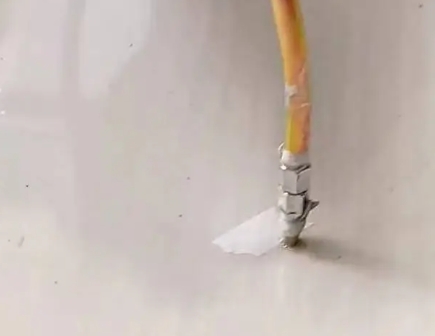 吉首瓷砖空鼓维修公司专业解答在瓷砖铺贴过程中，如果使用的砂料过粗（如全部使用了粗砂），可能会导致以下问题